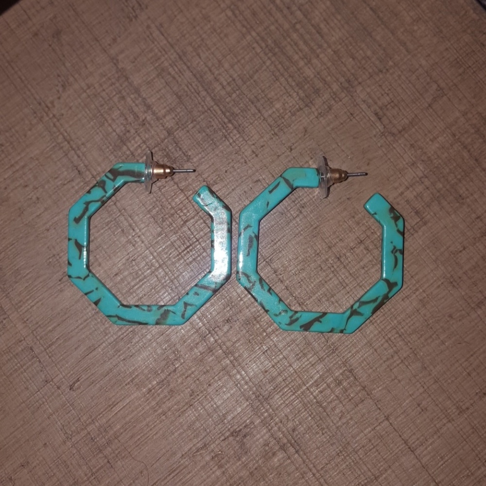 Erin McDermott turquoise hexagon resin earrings